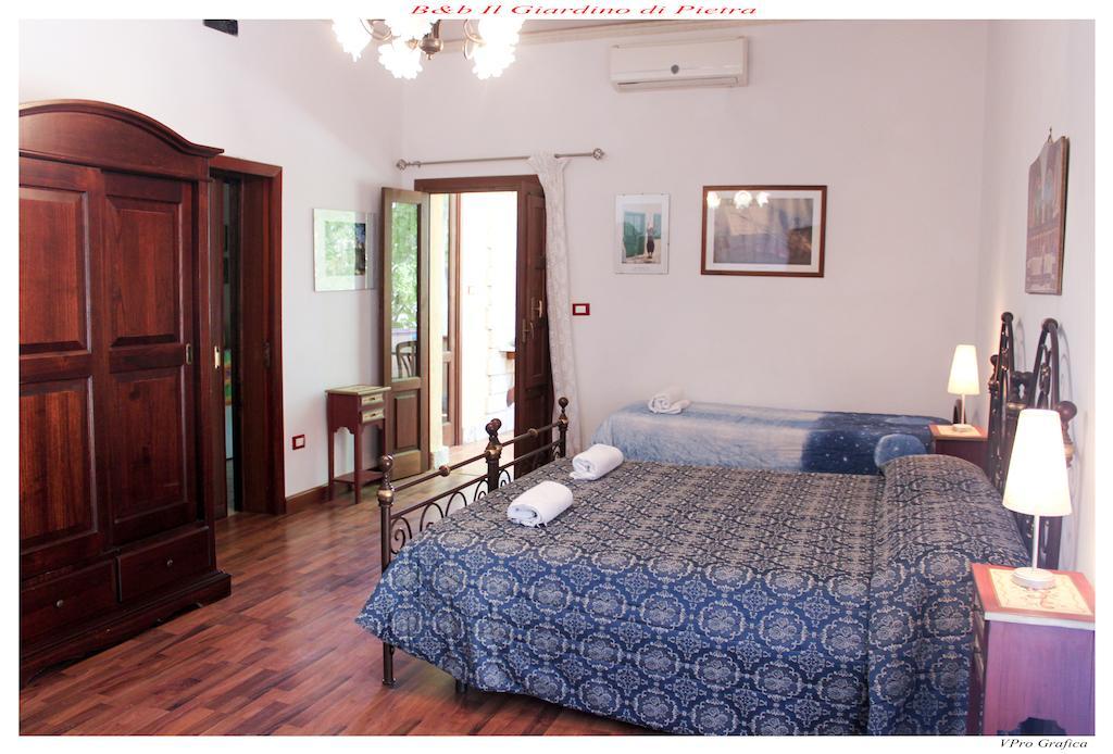 Il Giardino Di Pietra Bed & Breakfast Noto Ruang foto