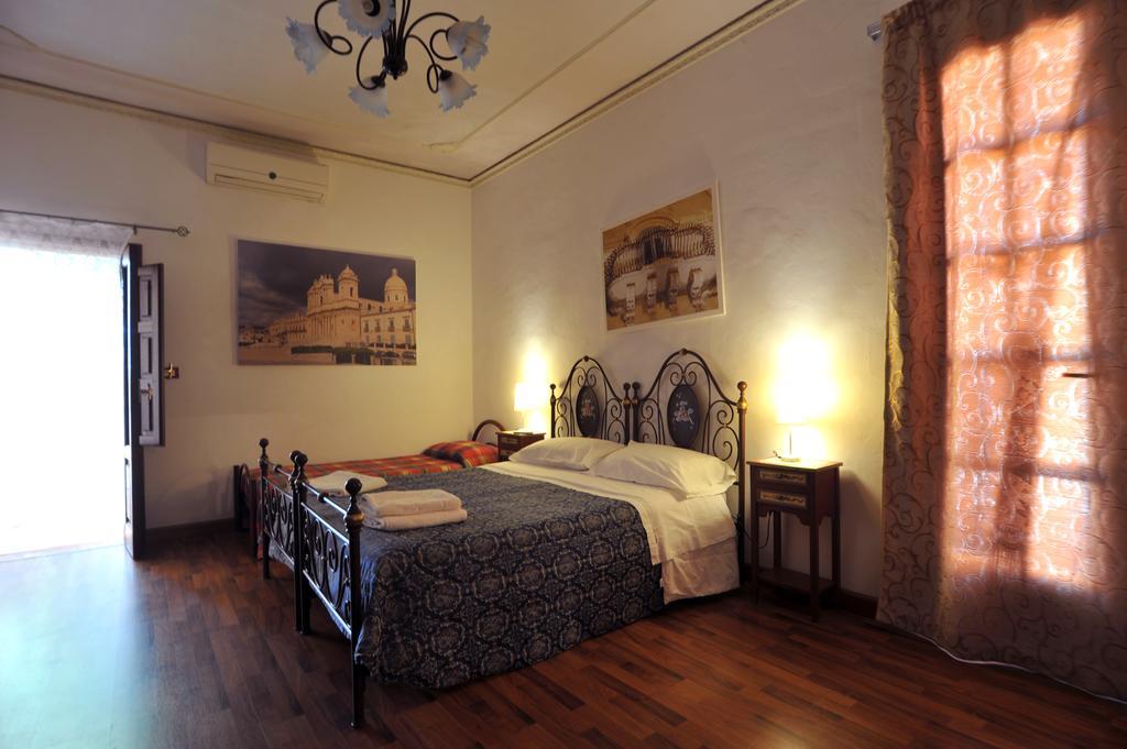 Il Giardino Di Pietra Bed & Breakfast Noto Bagian luar foto