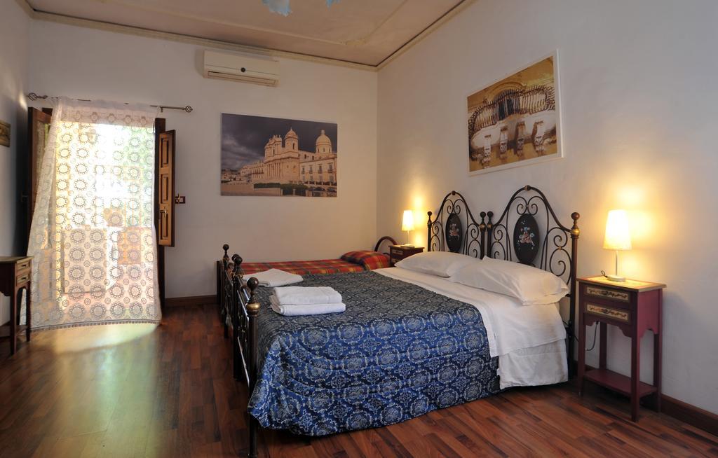 Il Giardino Di Pietra Bed & Breakfast Noto Bagian luar foto