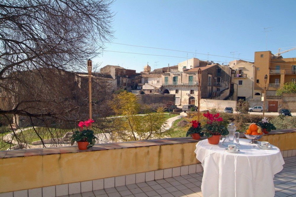 Il Giardino Di Pietra Bed & Breakfast Noto Bagian luar foto